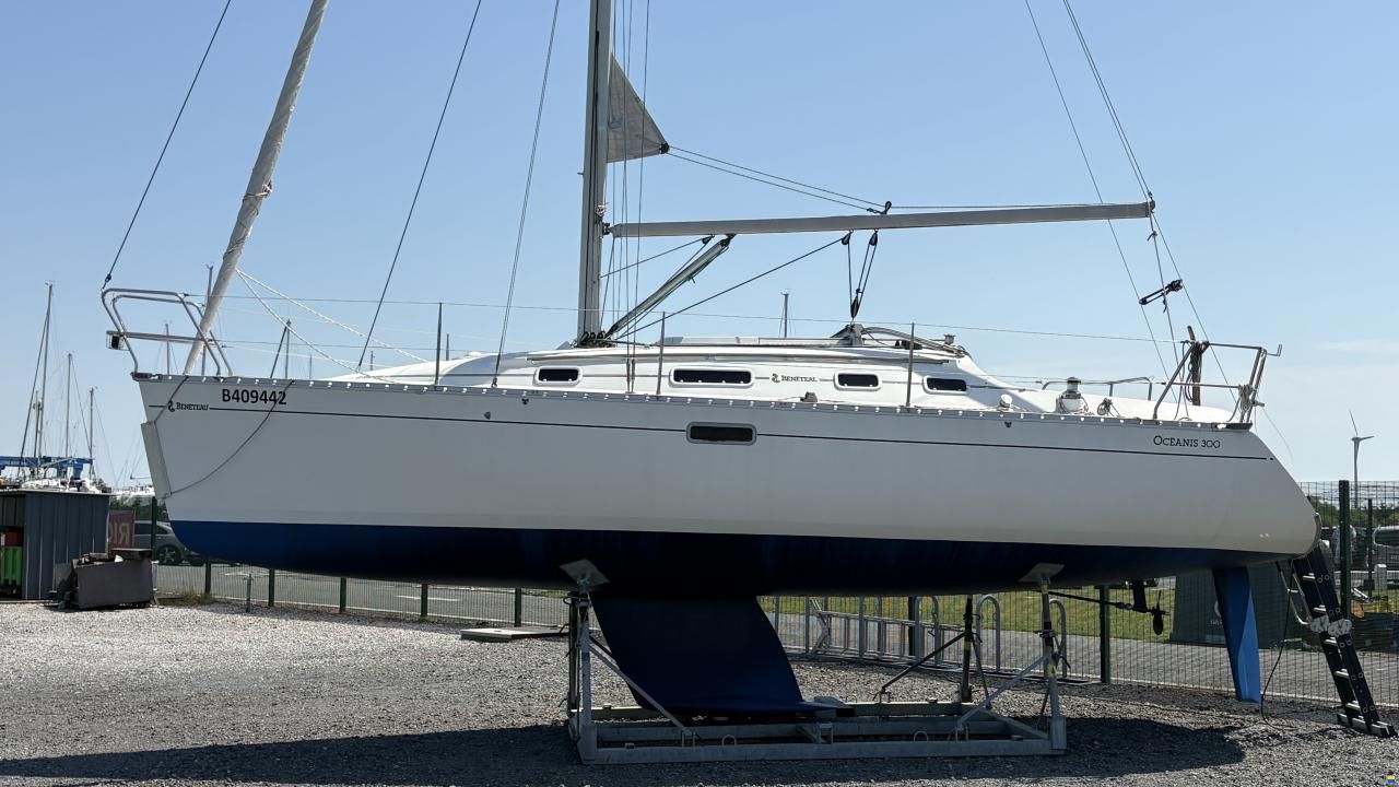Beneteau Oceanis 300