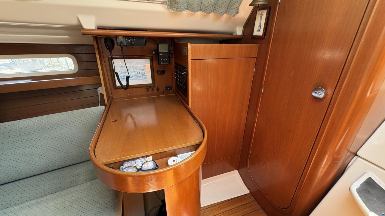 Beneteau Oceanis 300