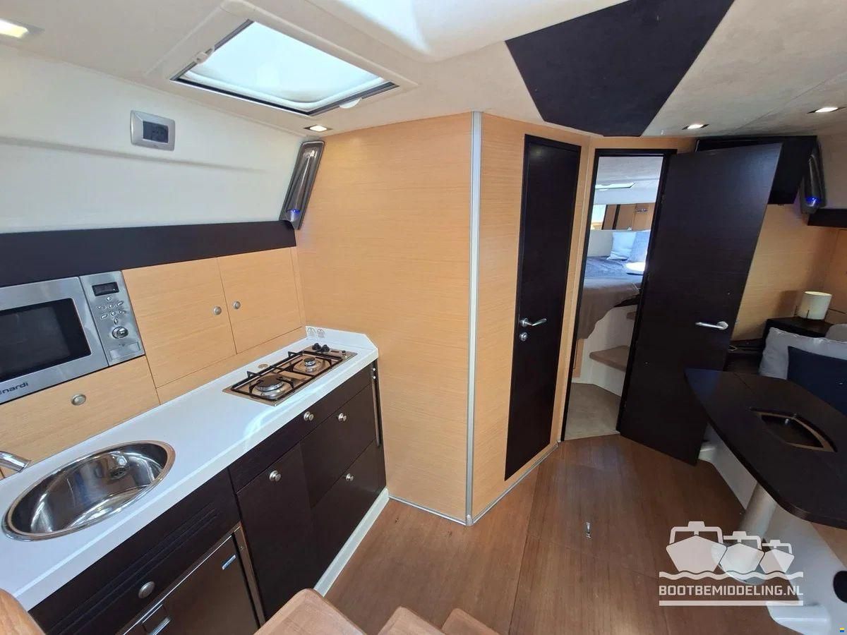 Cranchi Zaffiro 36 HT