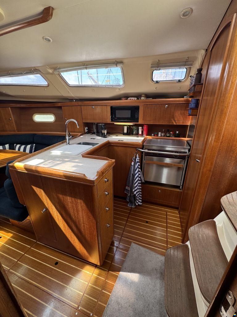Hunter Marine 356