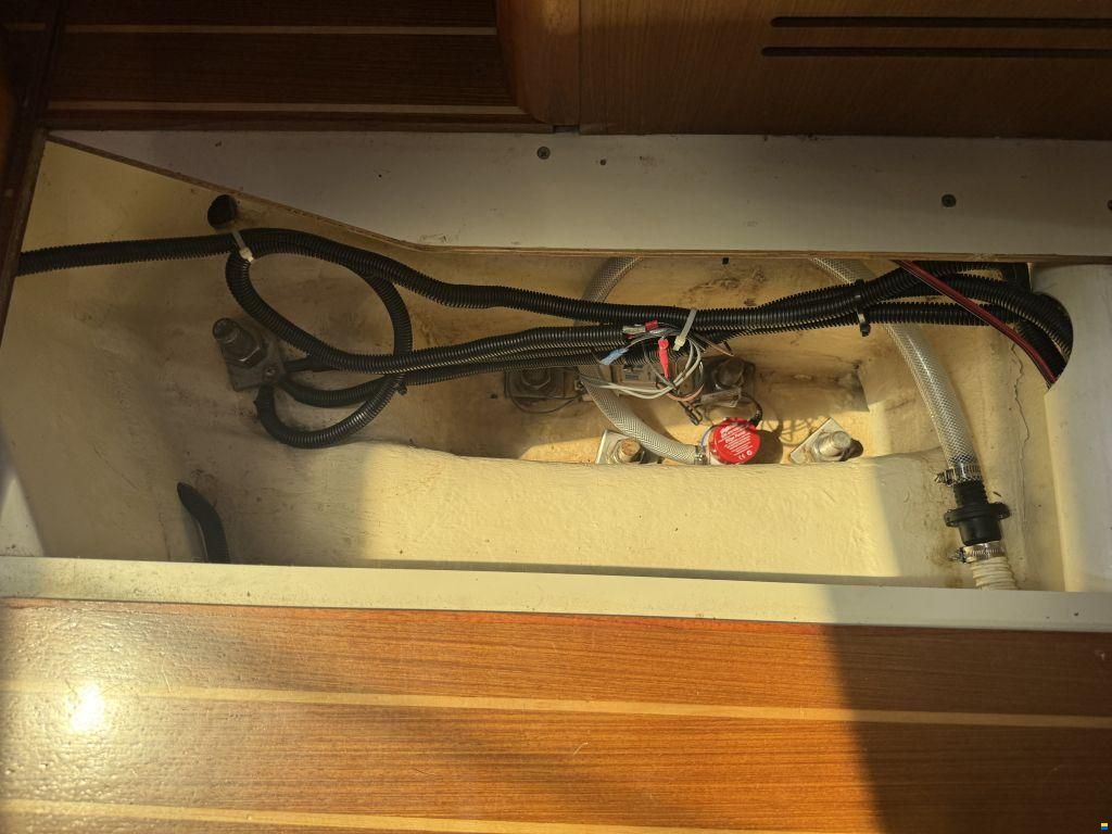 Hunter Marine 356