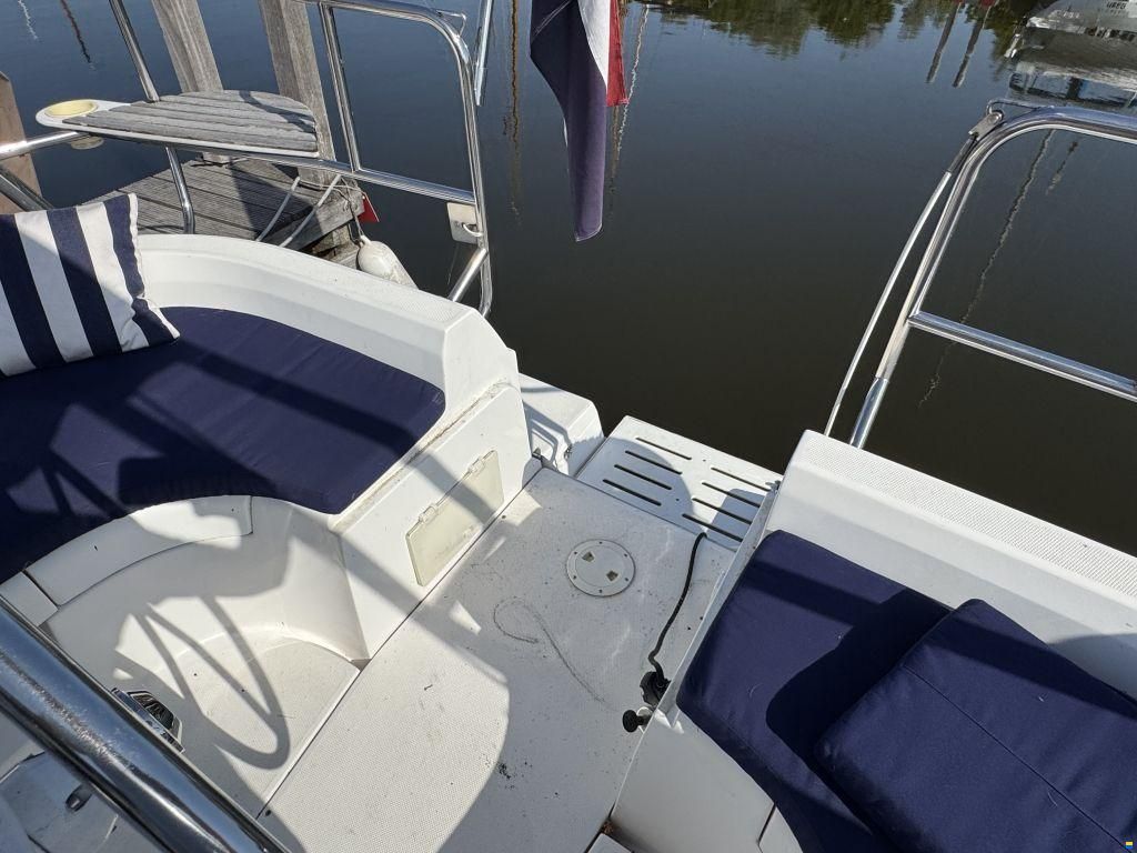 Hunter Marine 356
