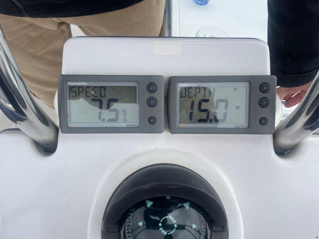 Hunter Marine 356