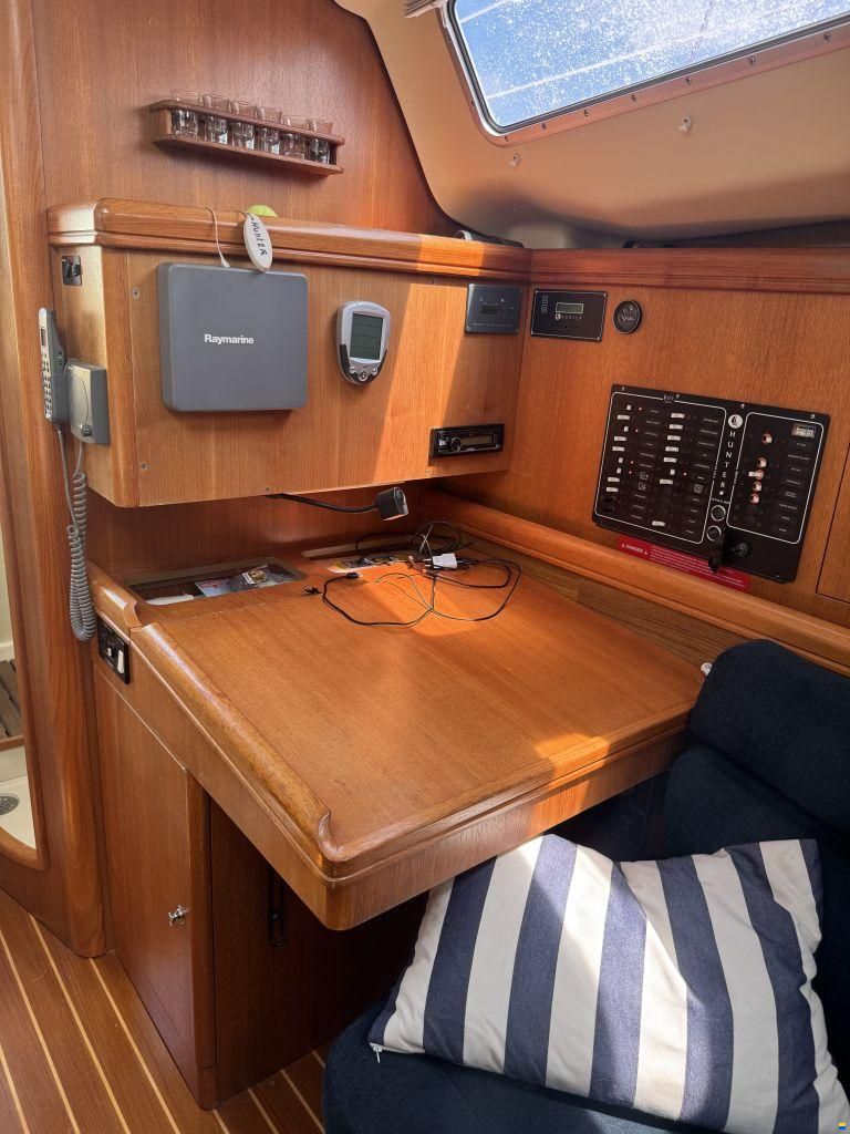 Hunter Marine 356