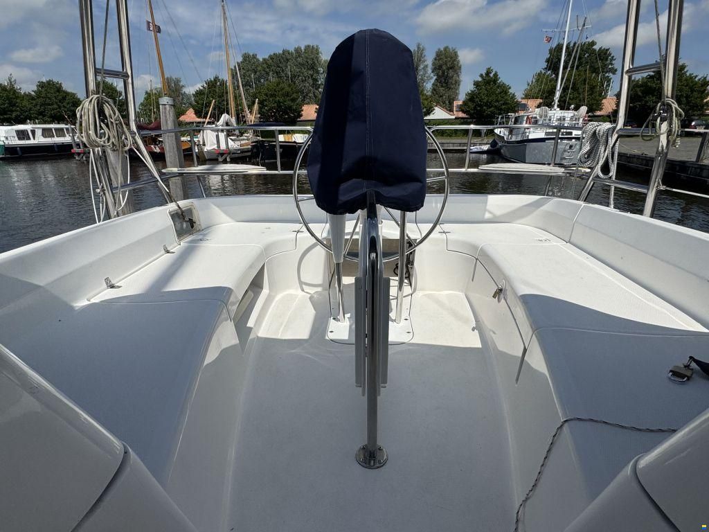 Hunter Marine 356