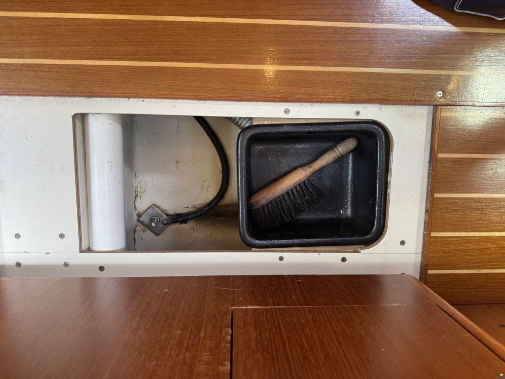 Hunter Marine 356