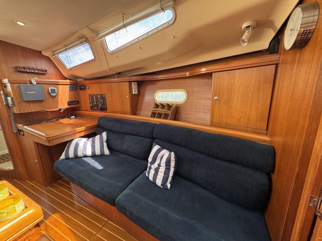 Hunter Marine 356