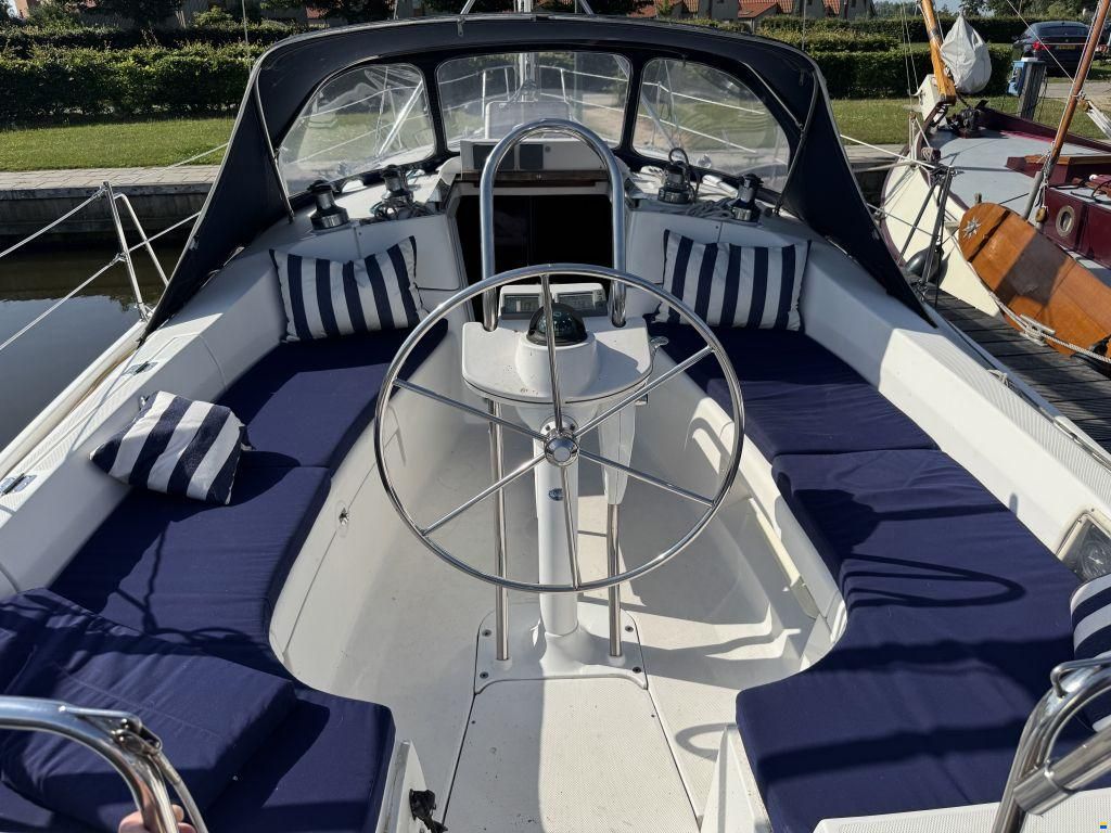 Hunter Marine 356