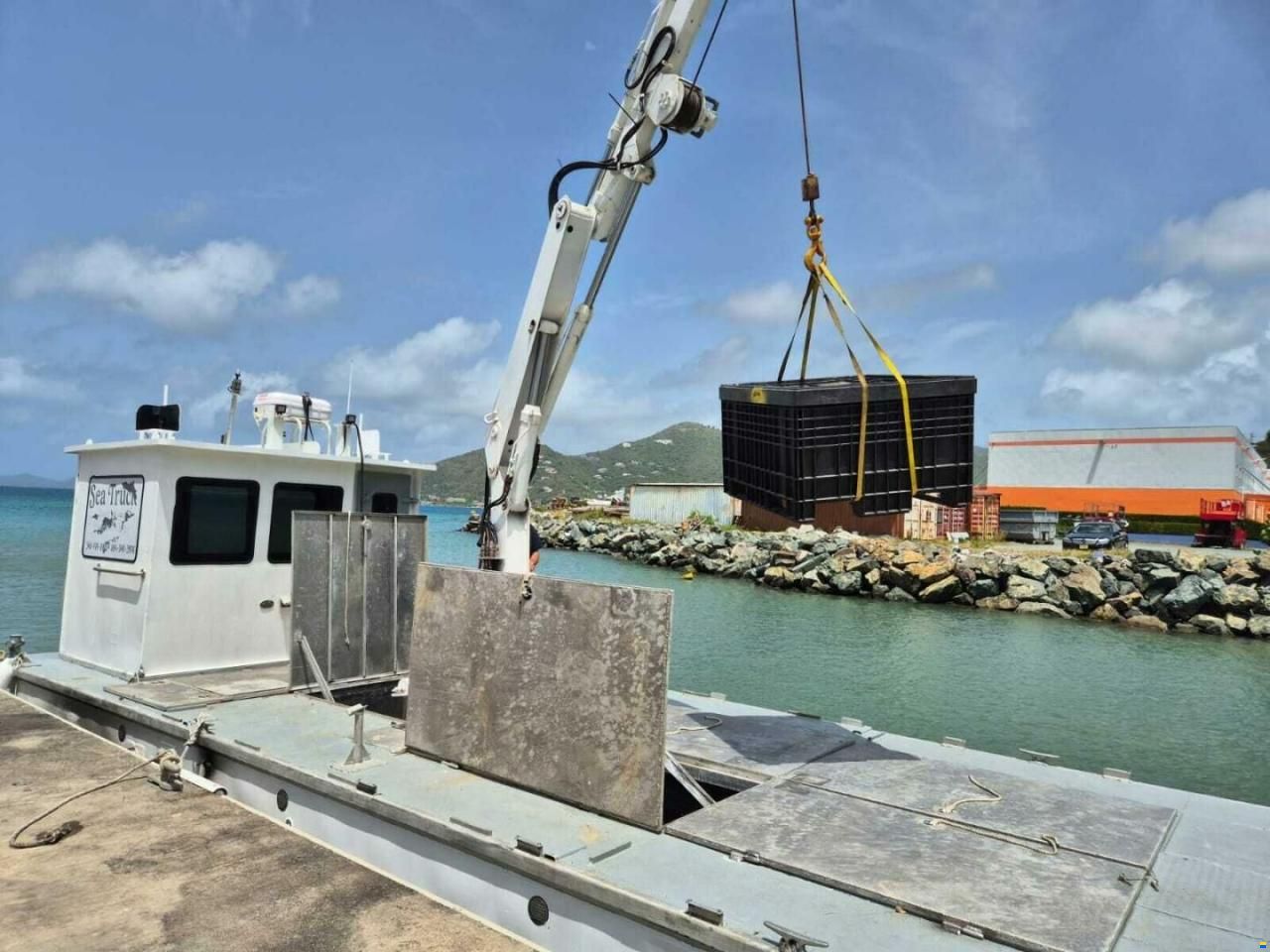 40 Aluminum Barge
