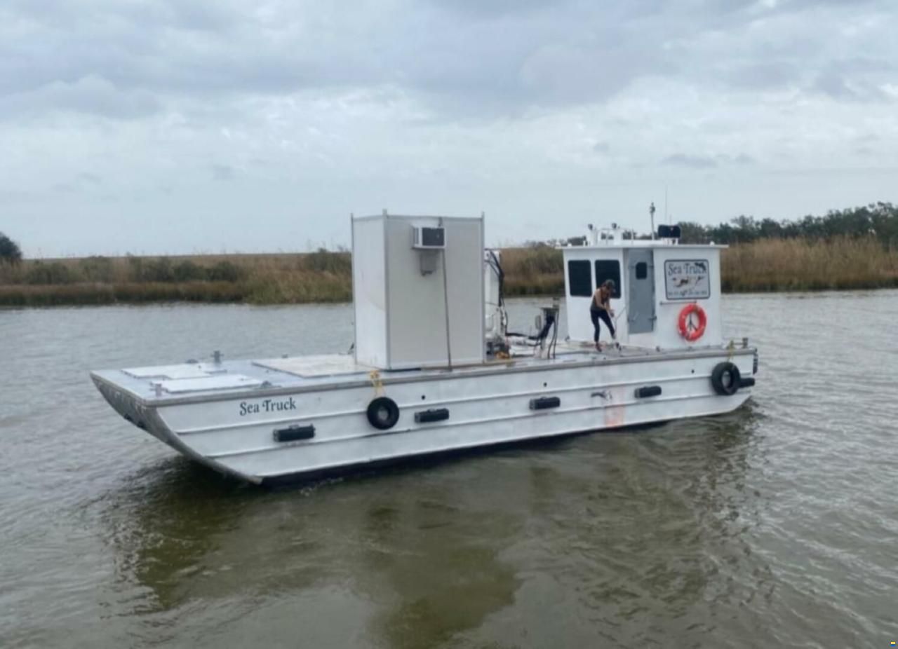 40 Aluminum Barge