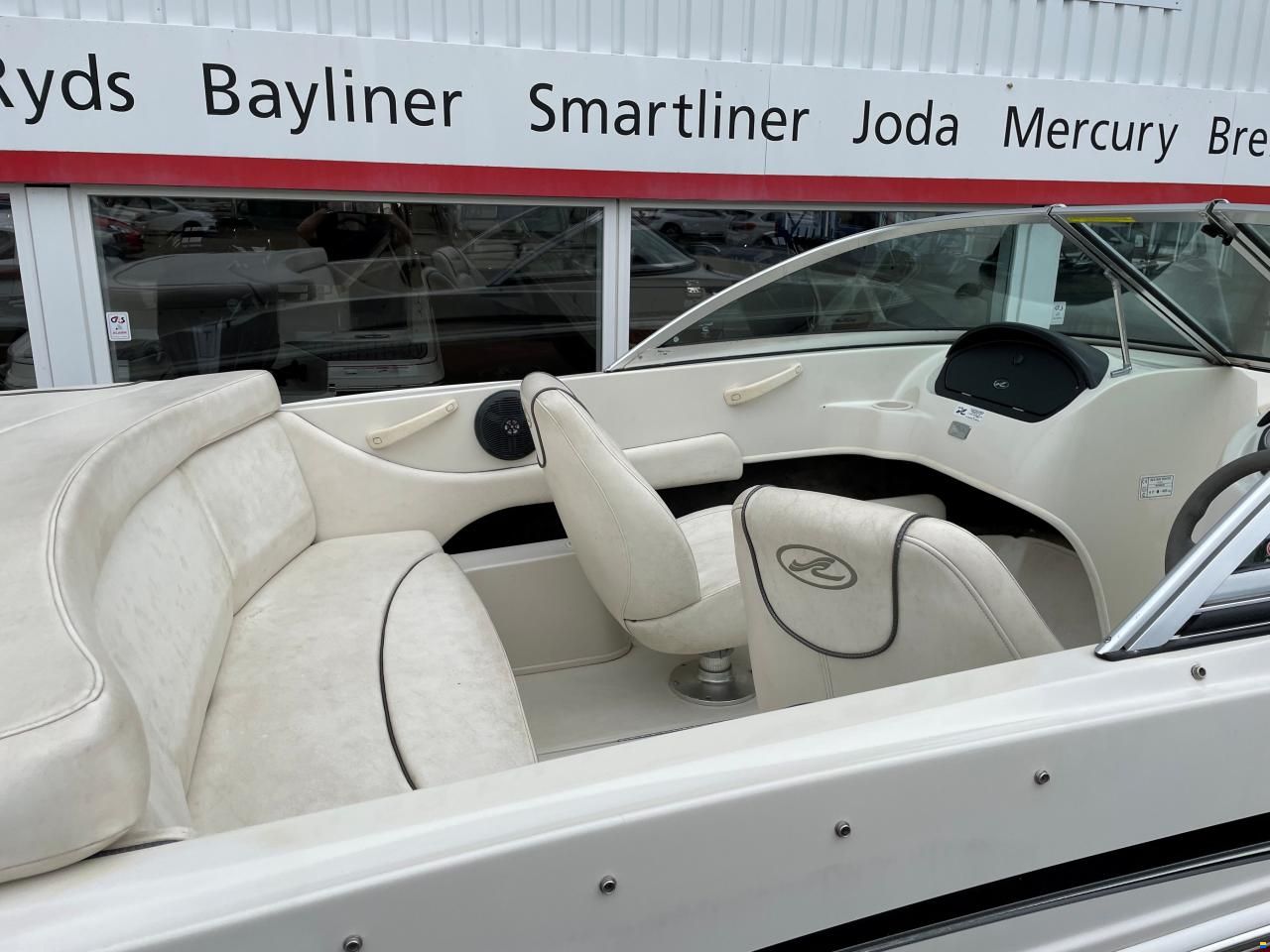 SeaRay 175 Sport Bowrider med 135 hk Mer