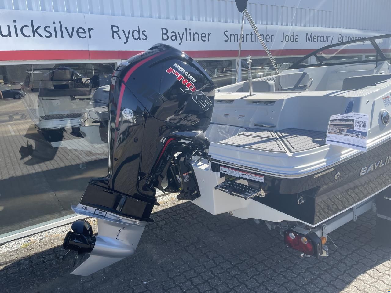 Byliner VR4 Bowrider med F115 ProXS Merc
