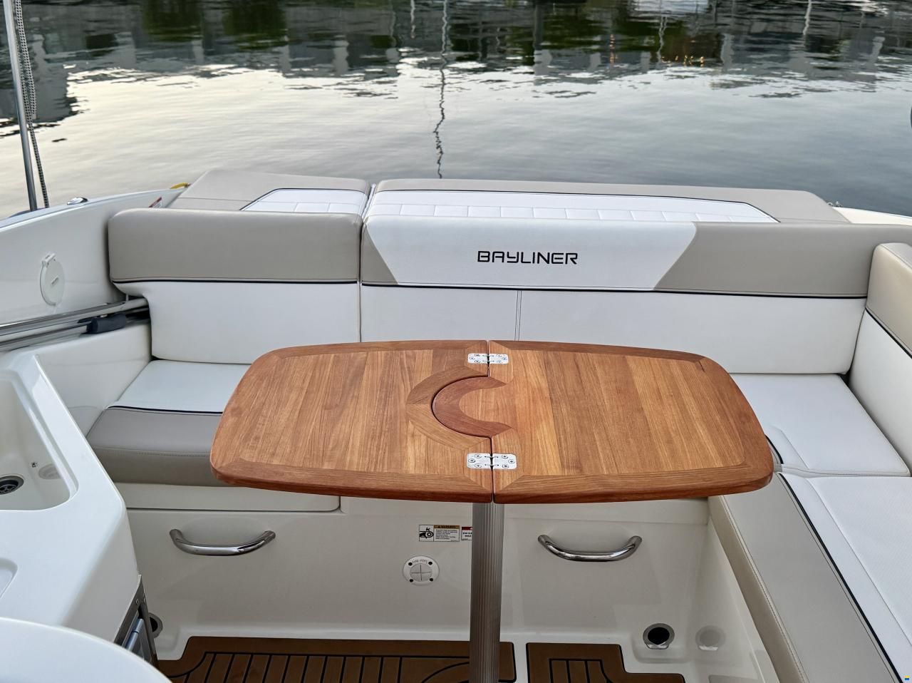 Bayliner 742 Cuddy