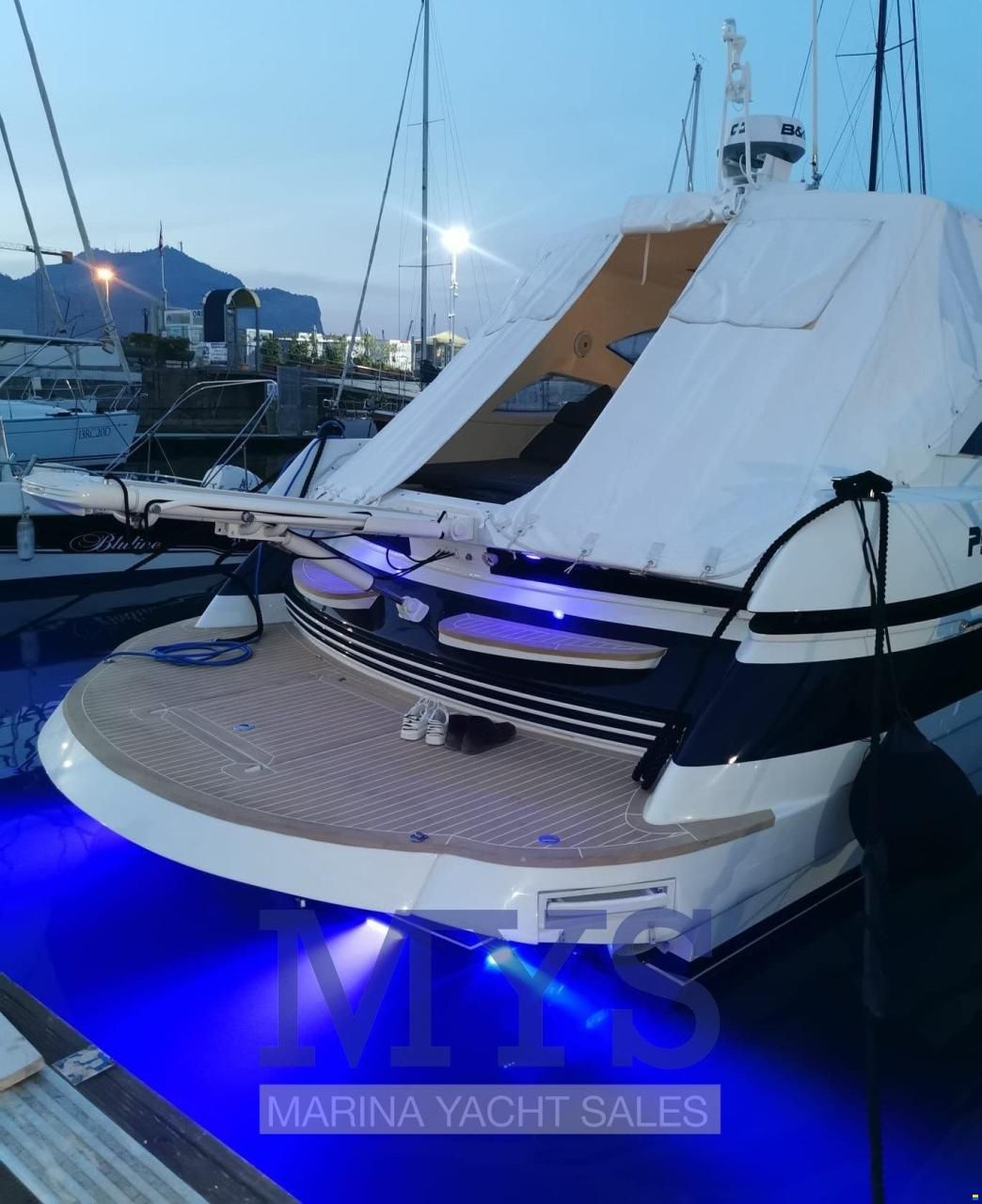 Pershing 43