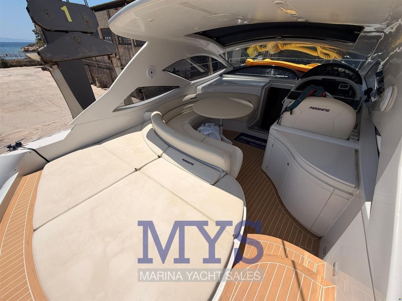Pershing 43
