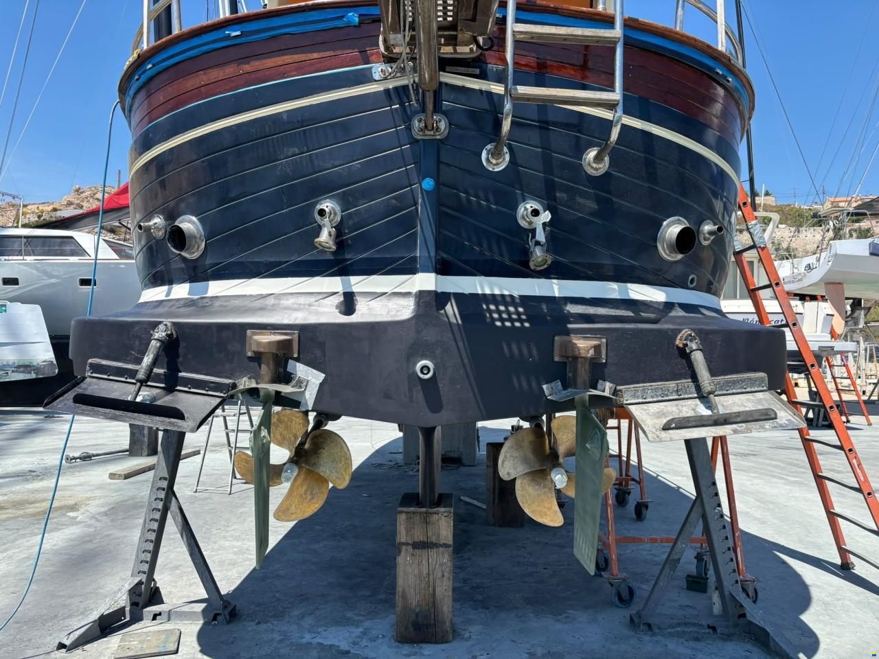 FRATELLI APREA 32