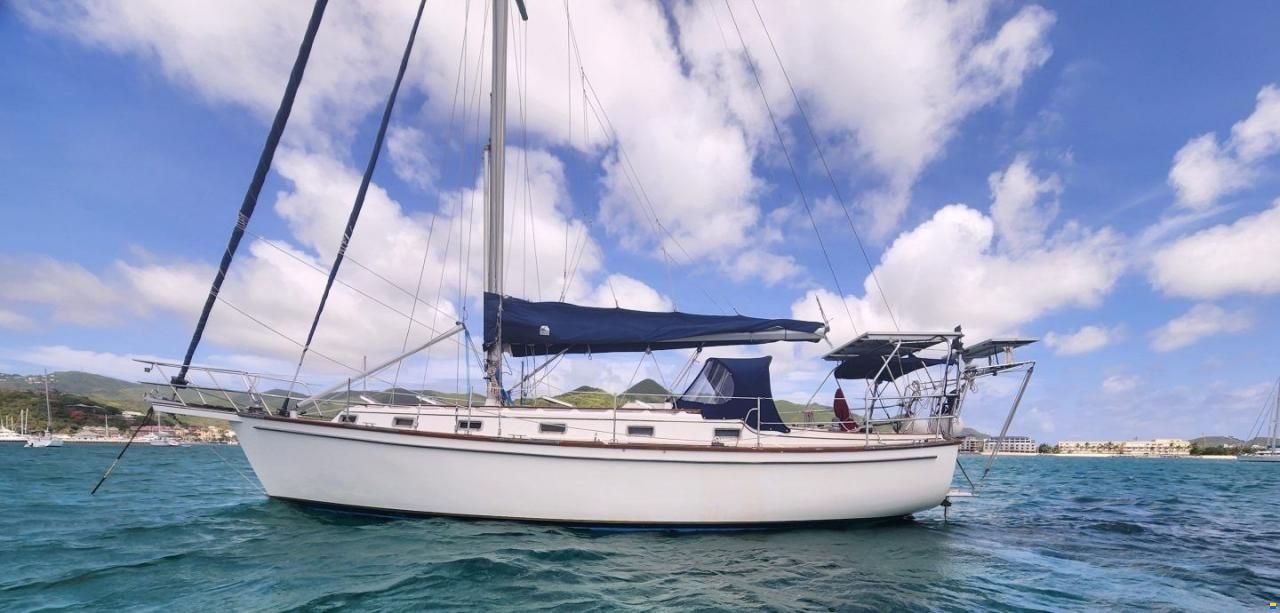 Island Packet 38