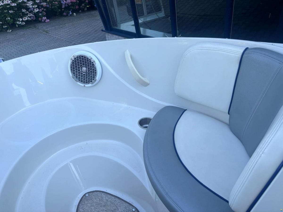 Sea Ray 185