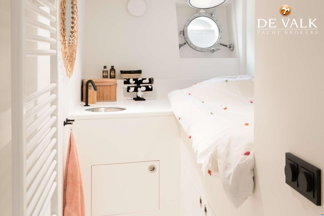 Live aboard MY With berth in Amsterdam