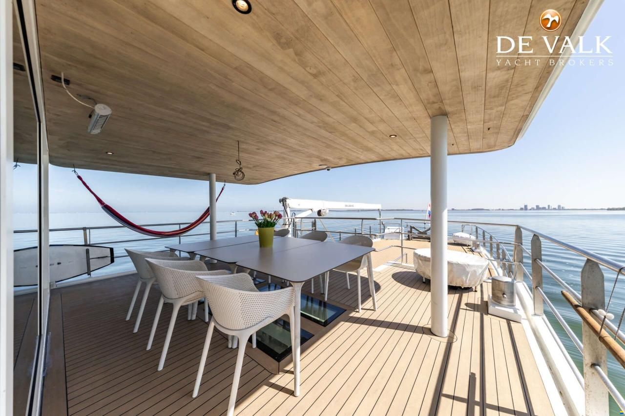 Live aboard MY With berth in Amsterdam