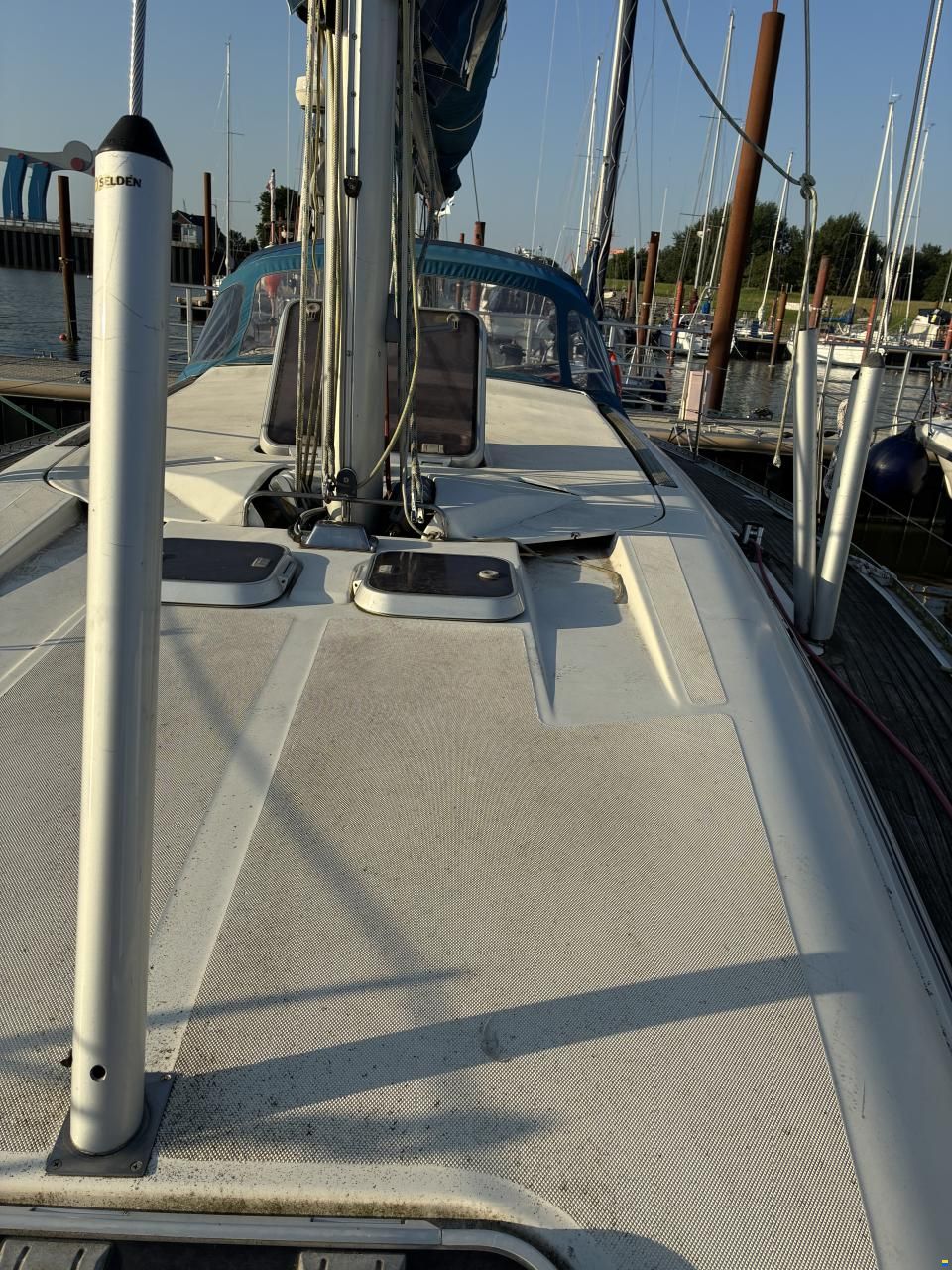 Elan 431