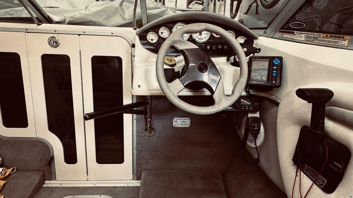Stingray 195 CX, auf Alu-Trailer