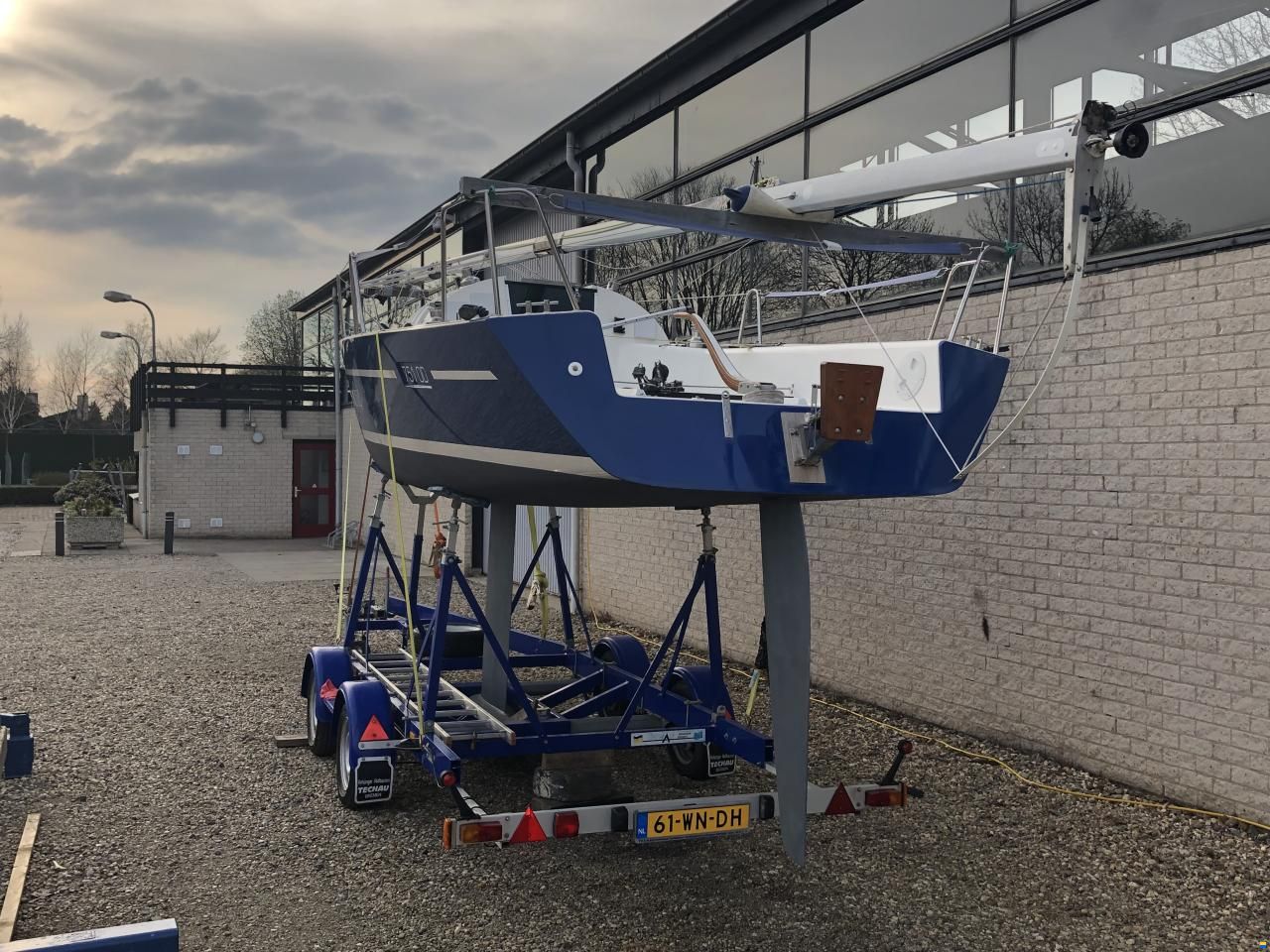 Helmsman 751 One Design