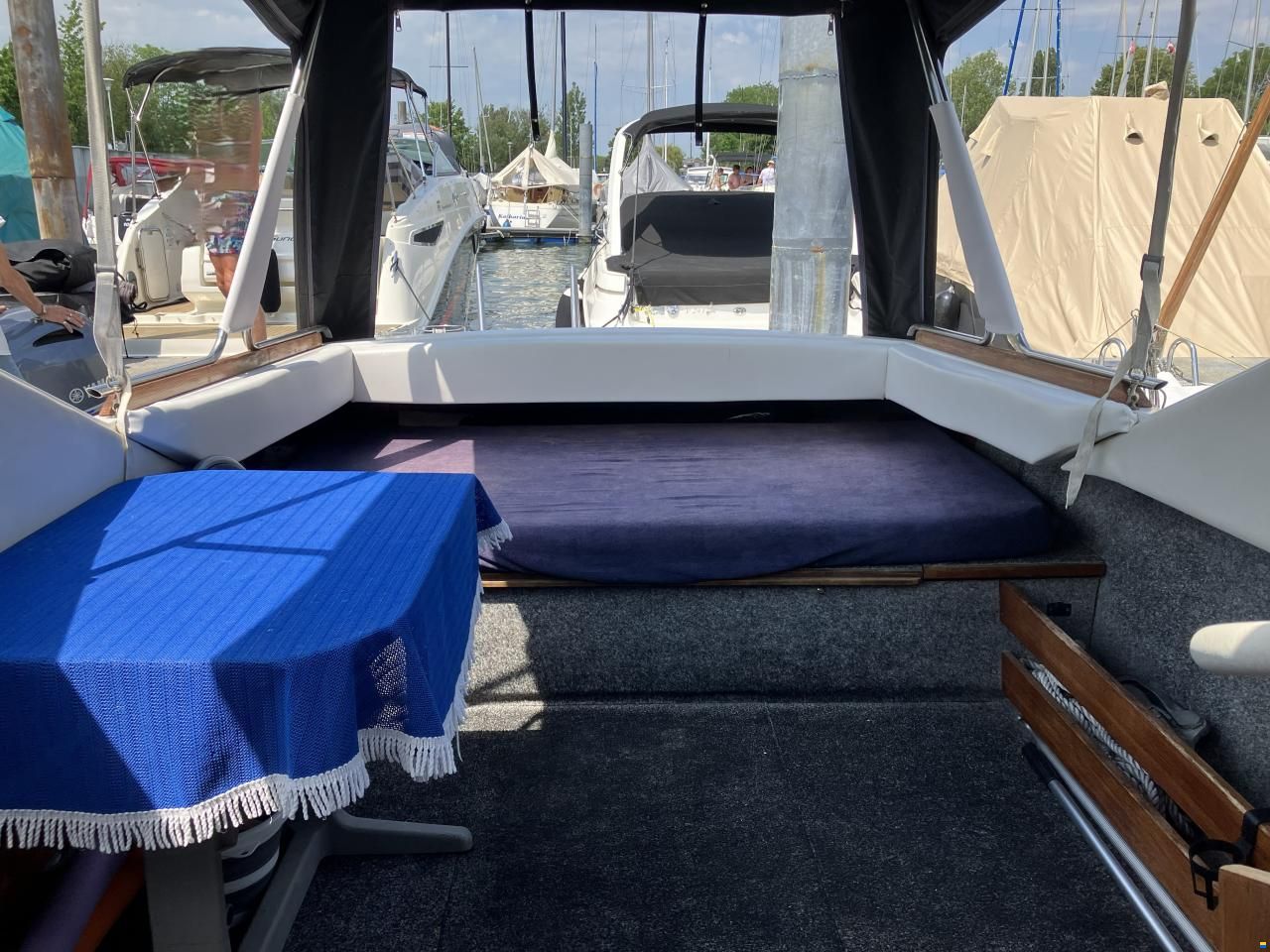 Coronet 24 F Midi