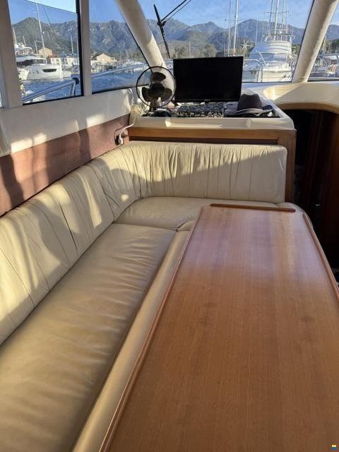 Galeon 330 FLY