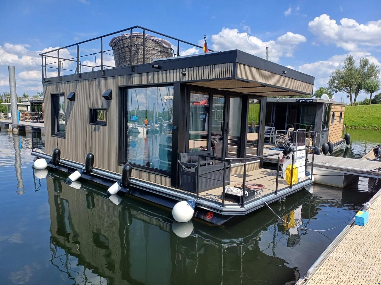 LakeLife family/rental Houseboat