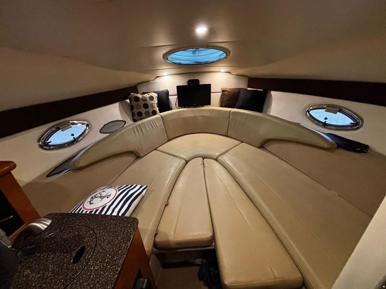 Maxum 2500 Sport Express