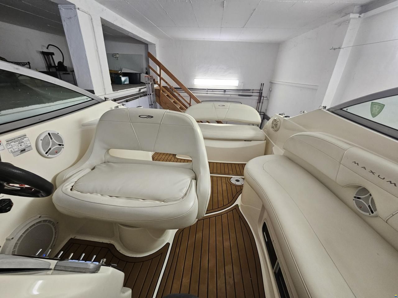 Maxum 2500 Sport Express