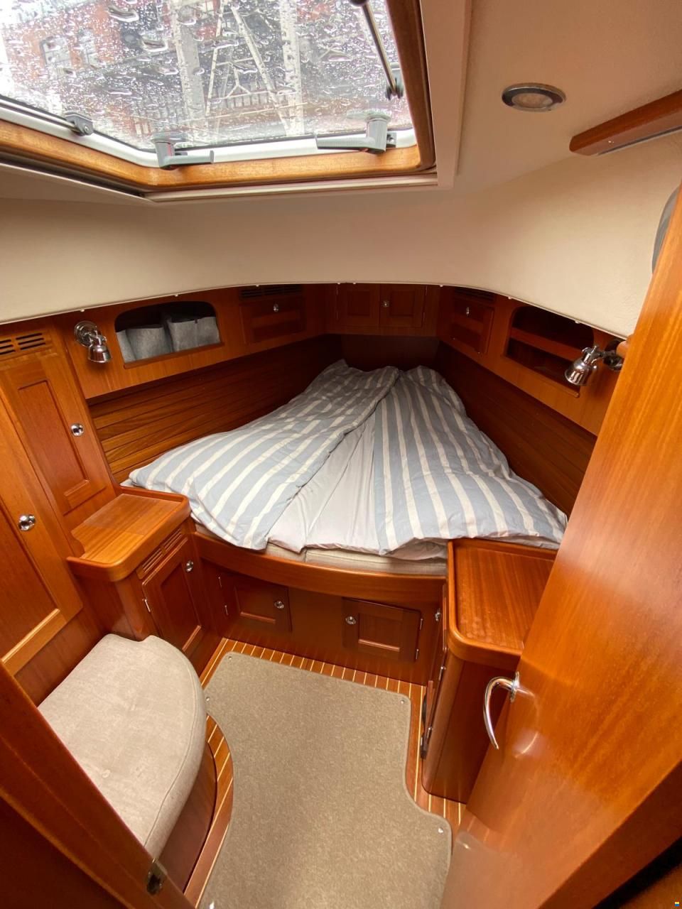 Hallberg-Rassy HR 372