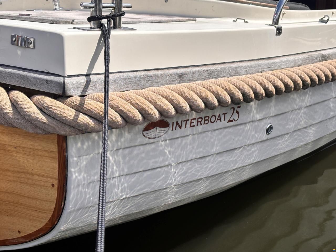 Interboat 25
