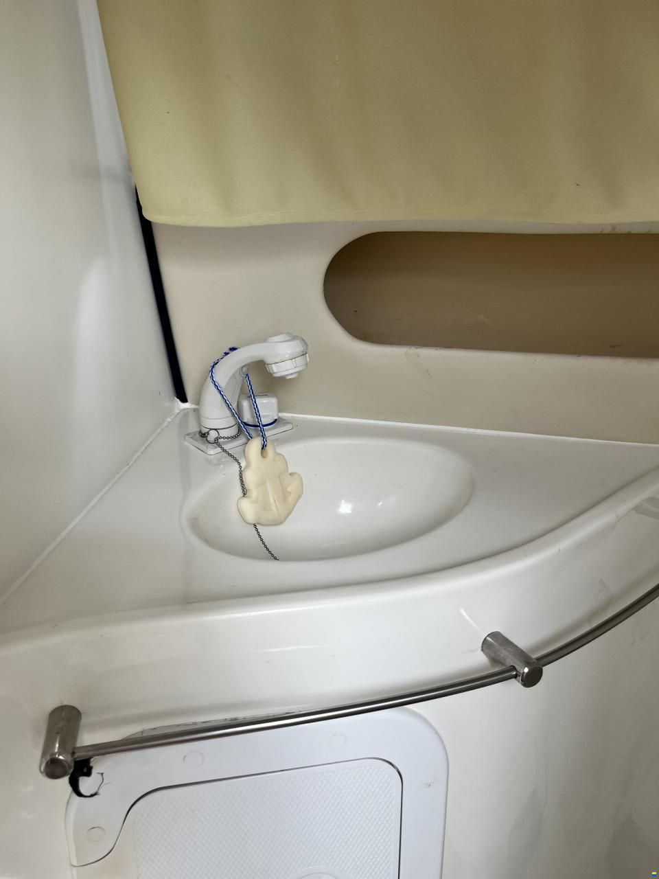 Saver 690 Cabin