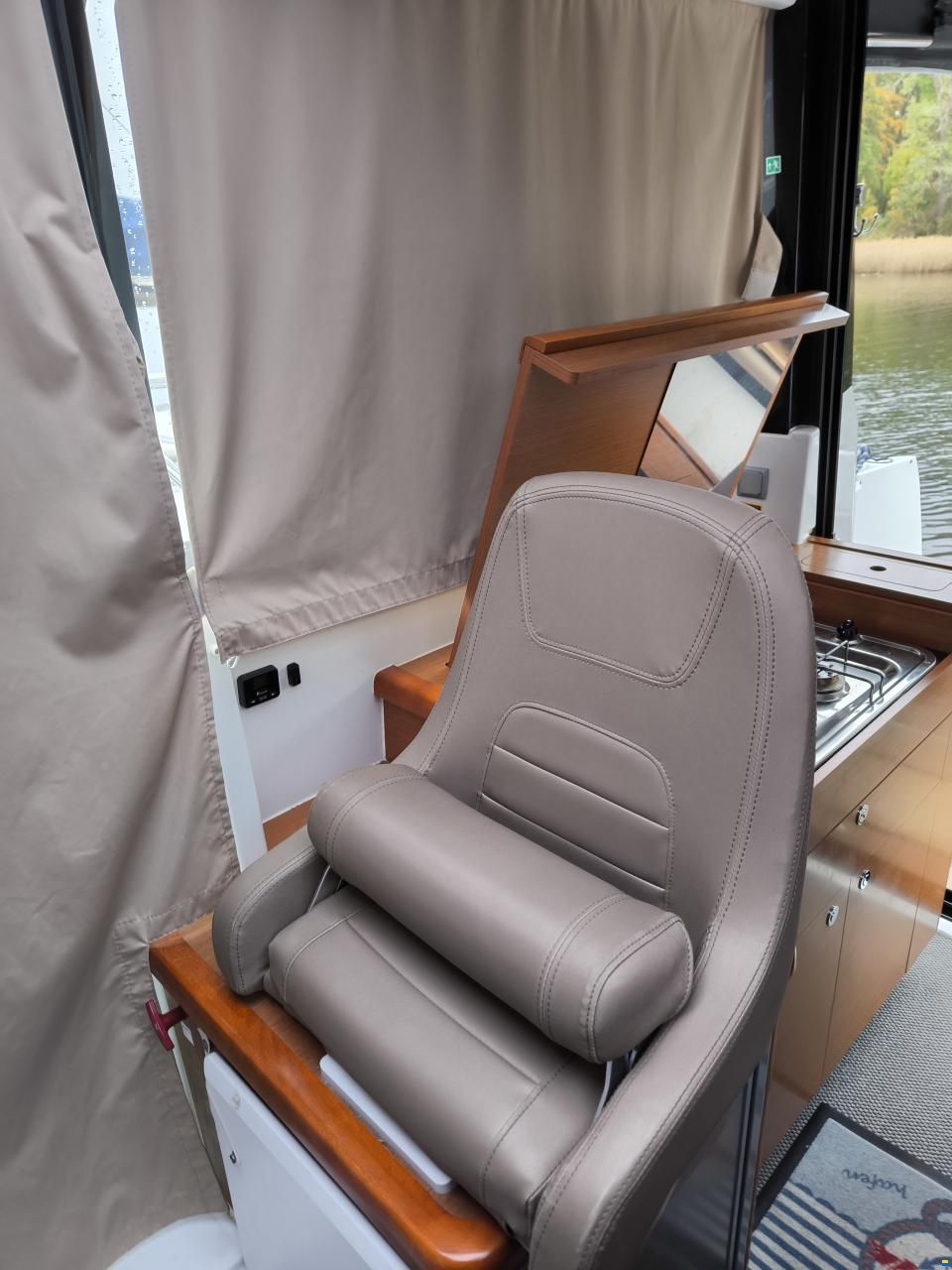 Jeanneau Merry Fisher 855
