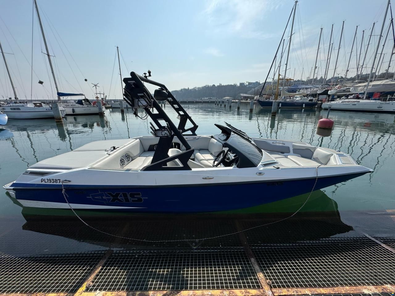 Axis A20