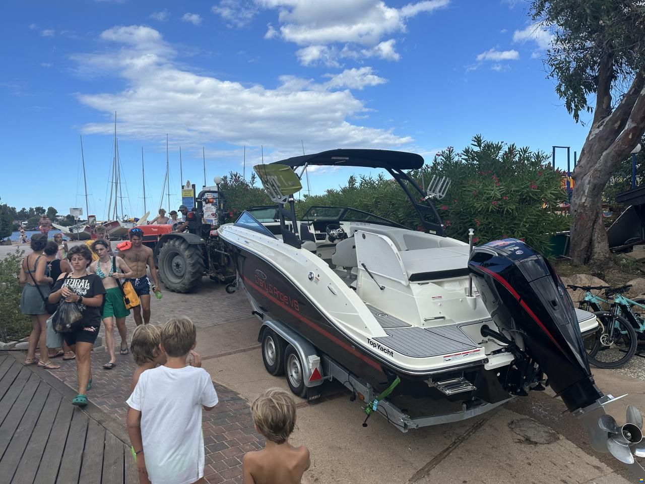 Sea Ray 230 Outboard