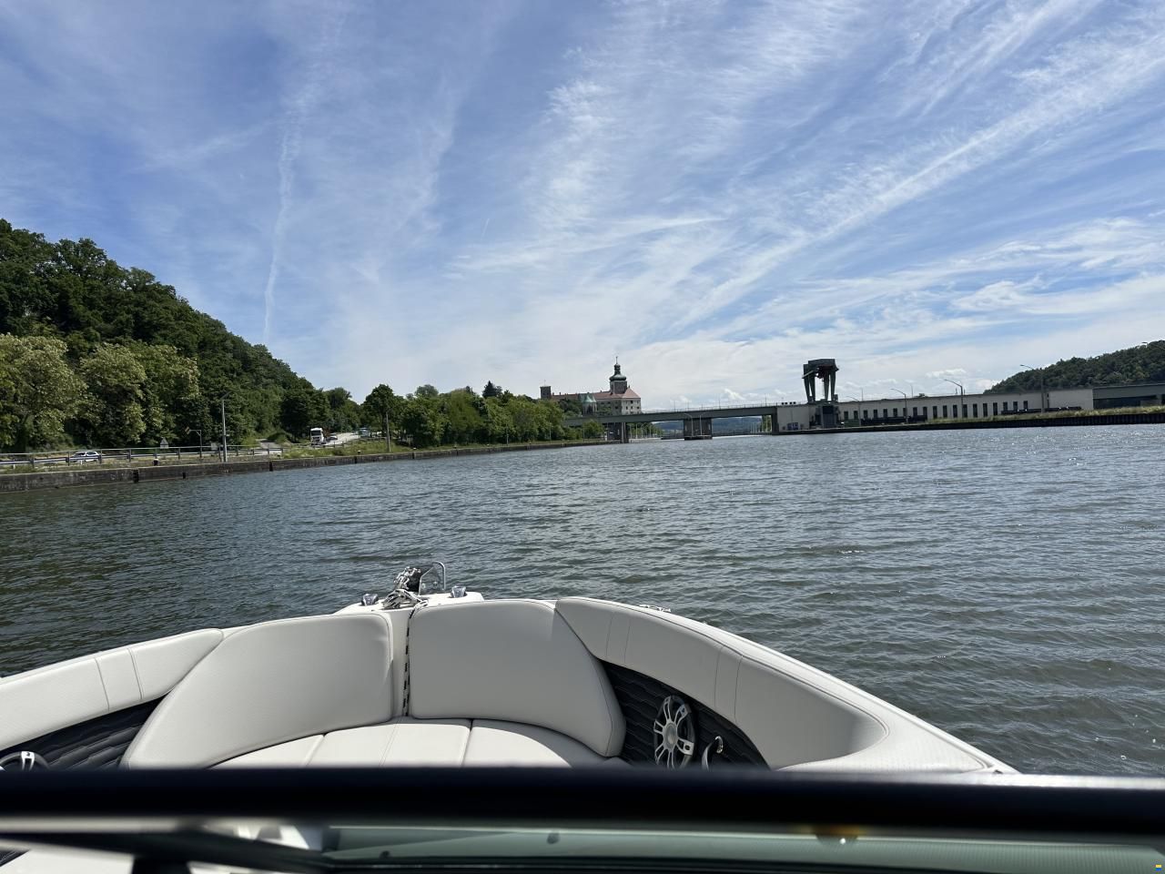 Sea Ray 230 Outboard