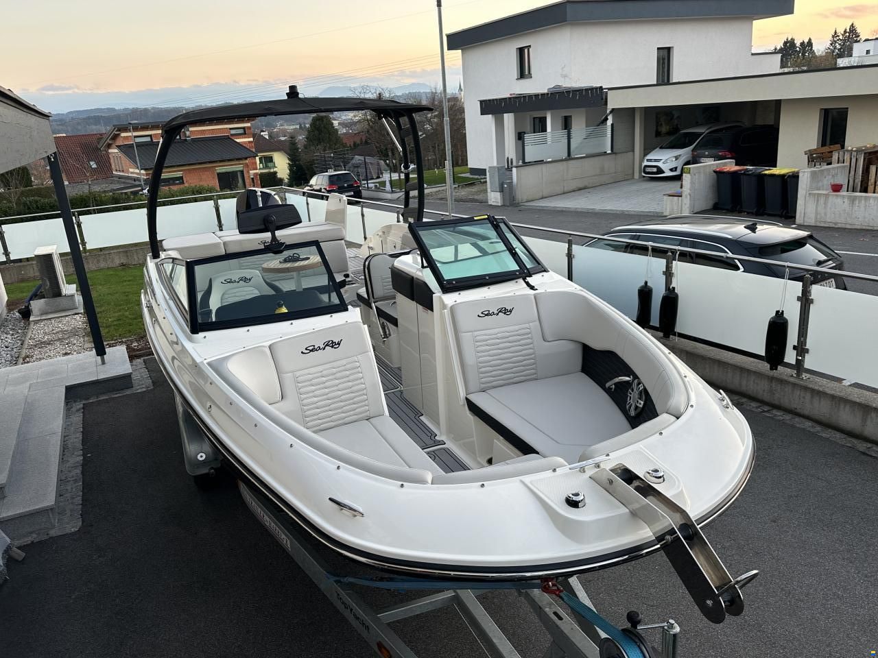 Sea Ray 230 Outboard