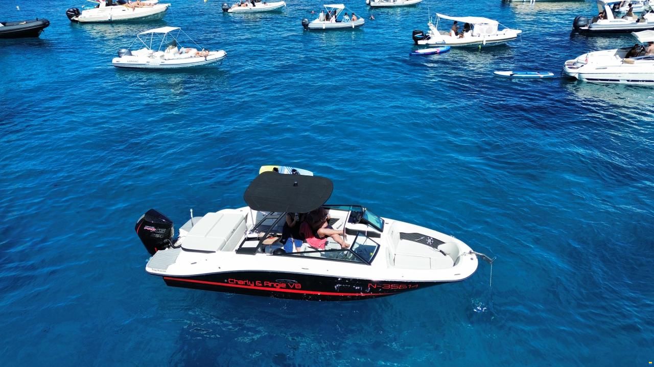Sea Ray 230 Outboard