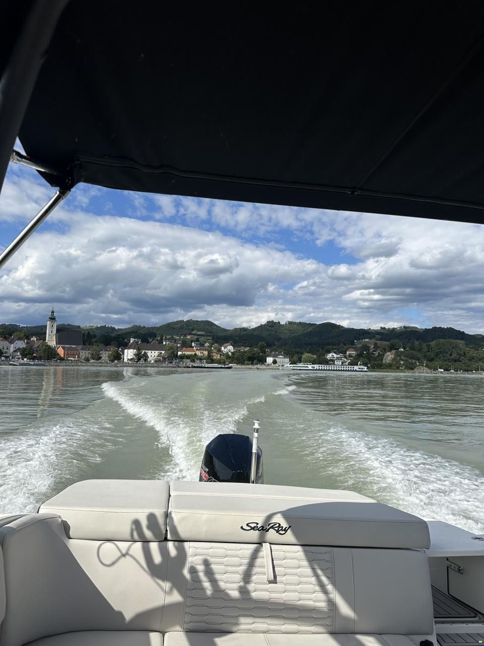 Sea Ray 230 Outboard
