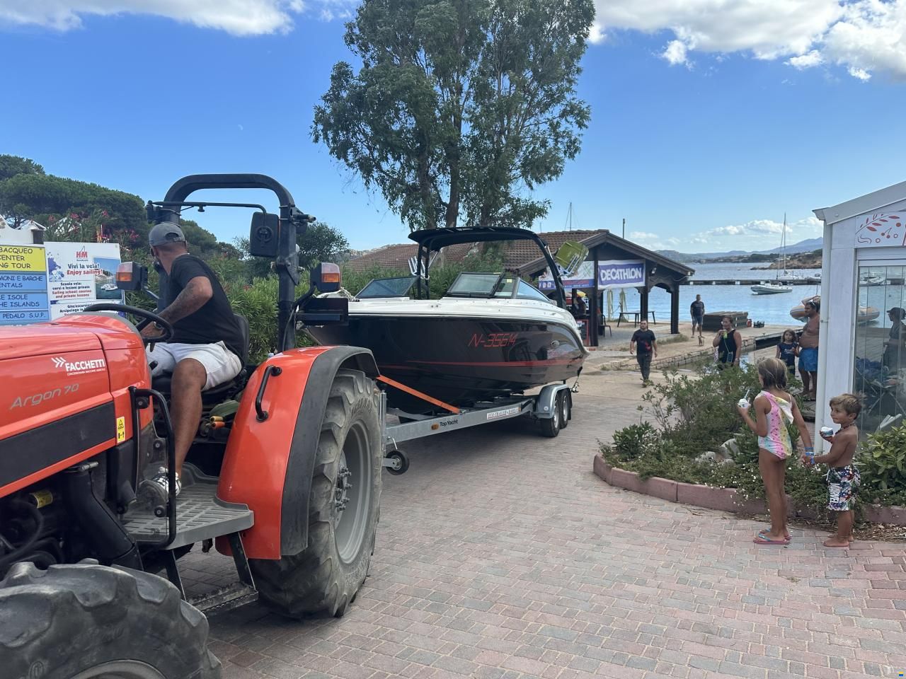 Sea Ray 230 Outboard