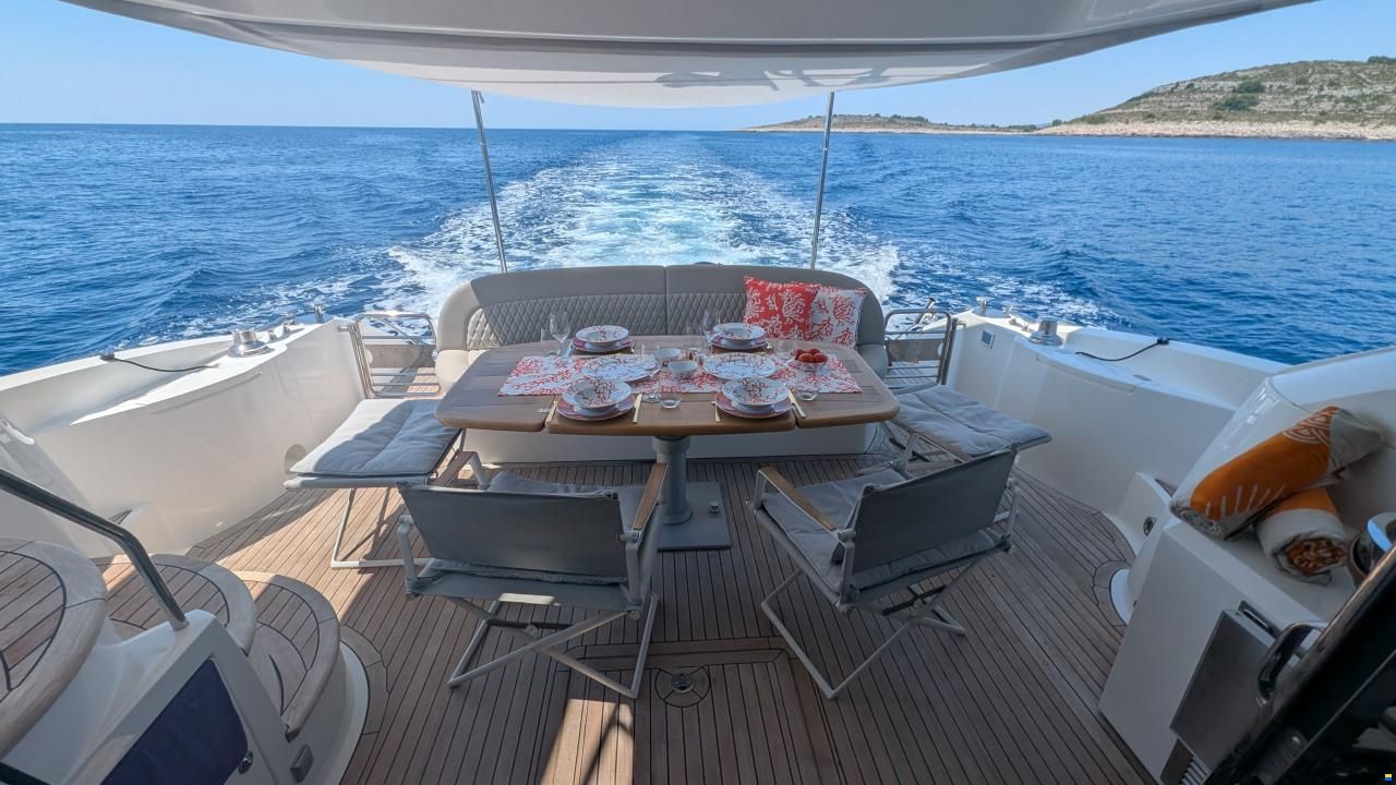 Sunseeker Manhattan 66