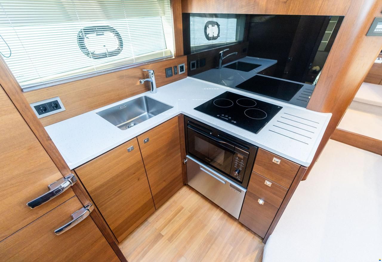 Princess V 50 geschlossen