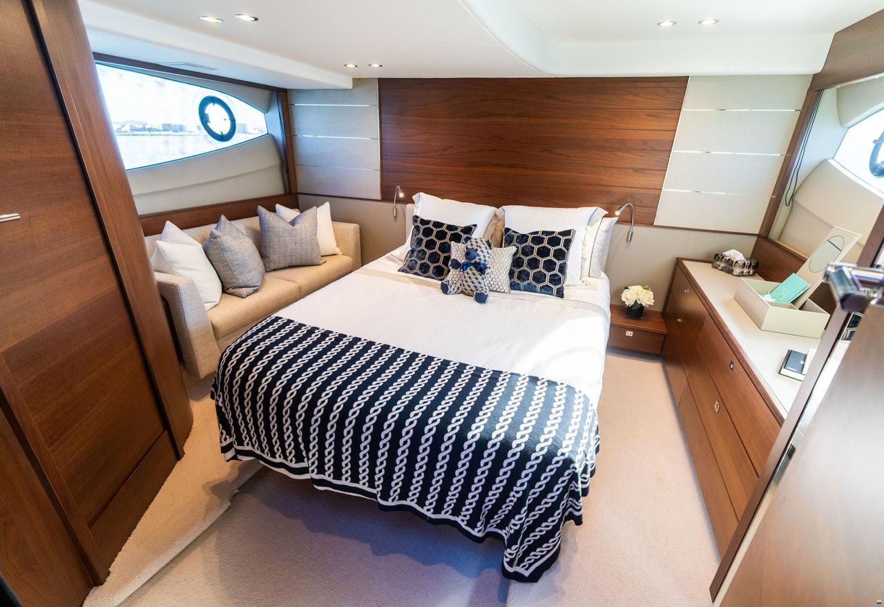 Princess V 50 geschlossen