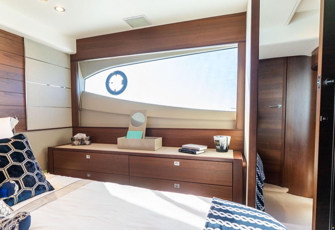 Princess V 50 geschlossen