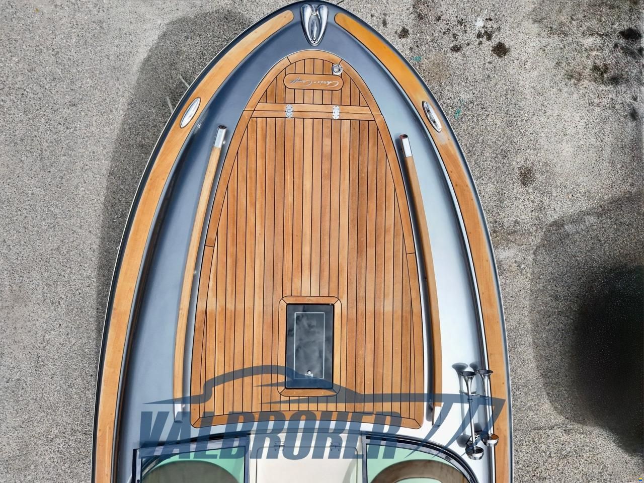 Chris Craft CORSAIR 27