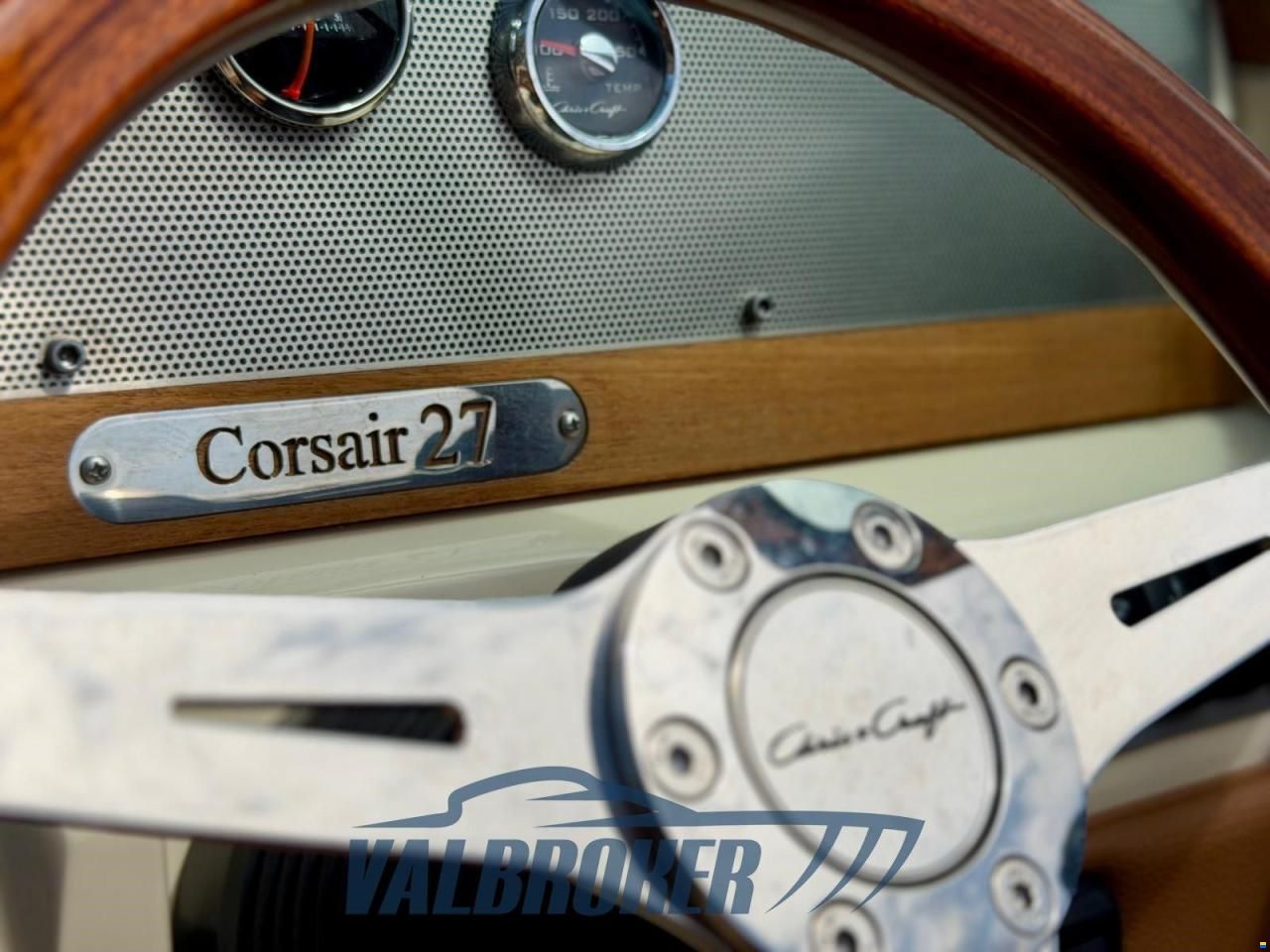 Chris Craft CORSAIR 27