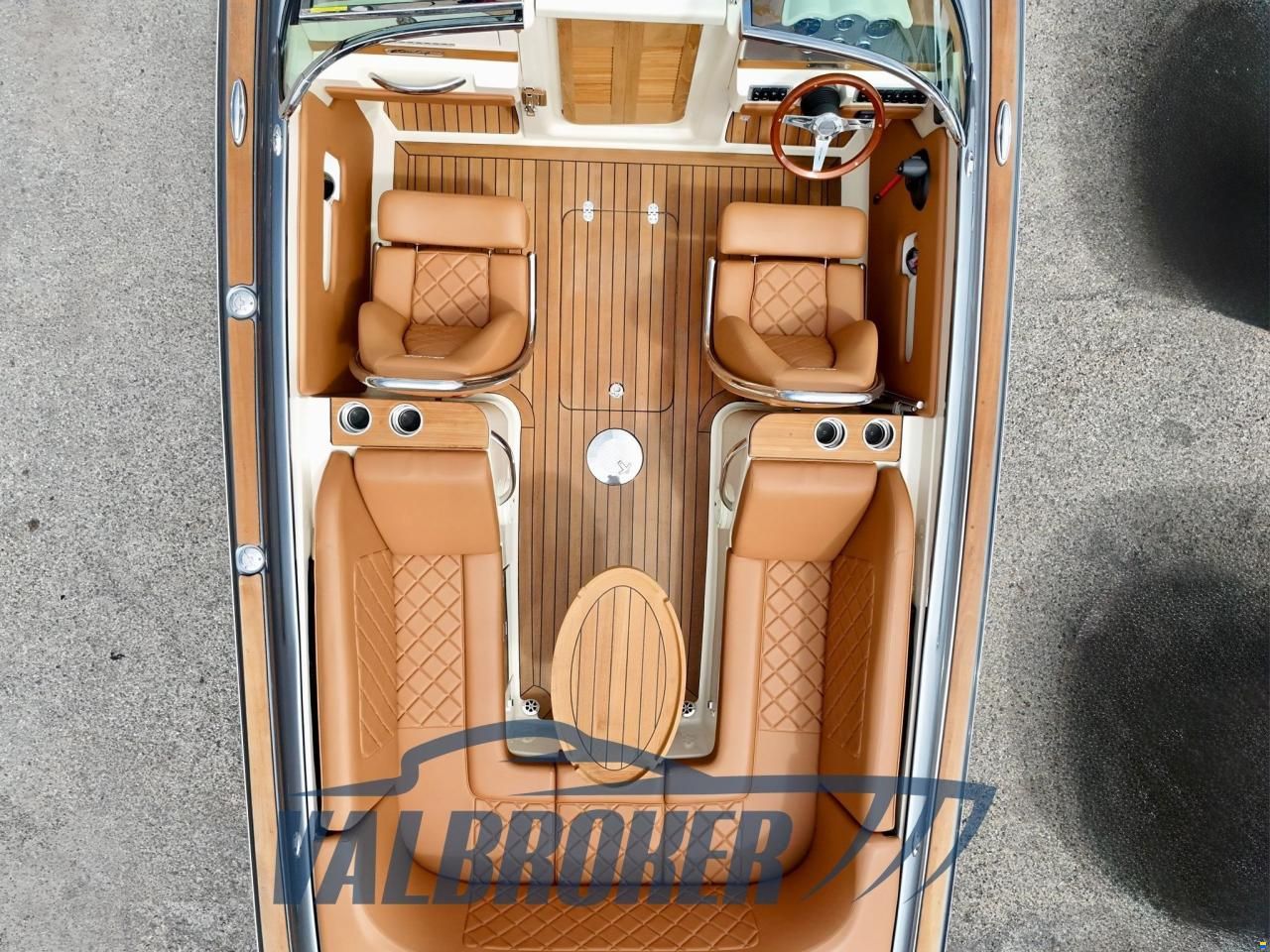 Chris Craft CORSAIR 27